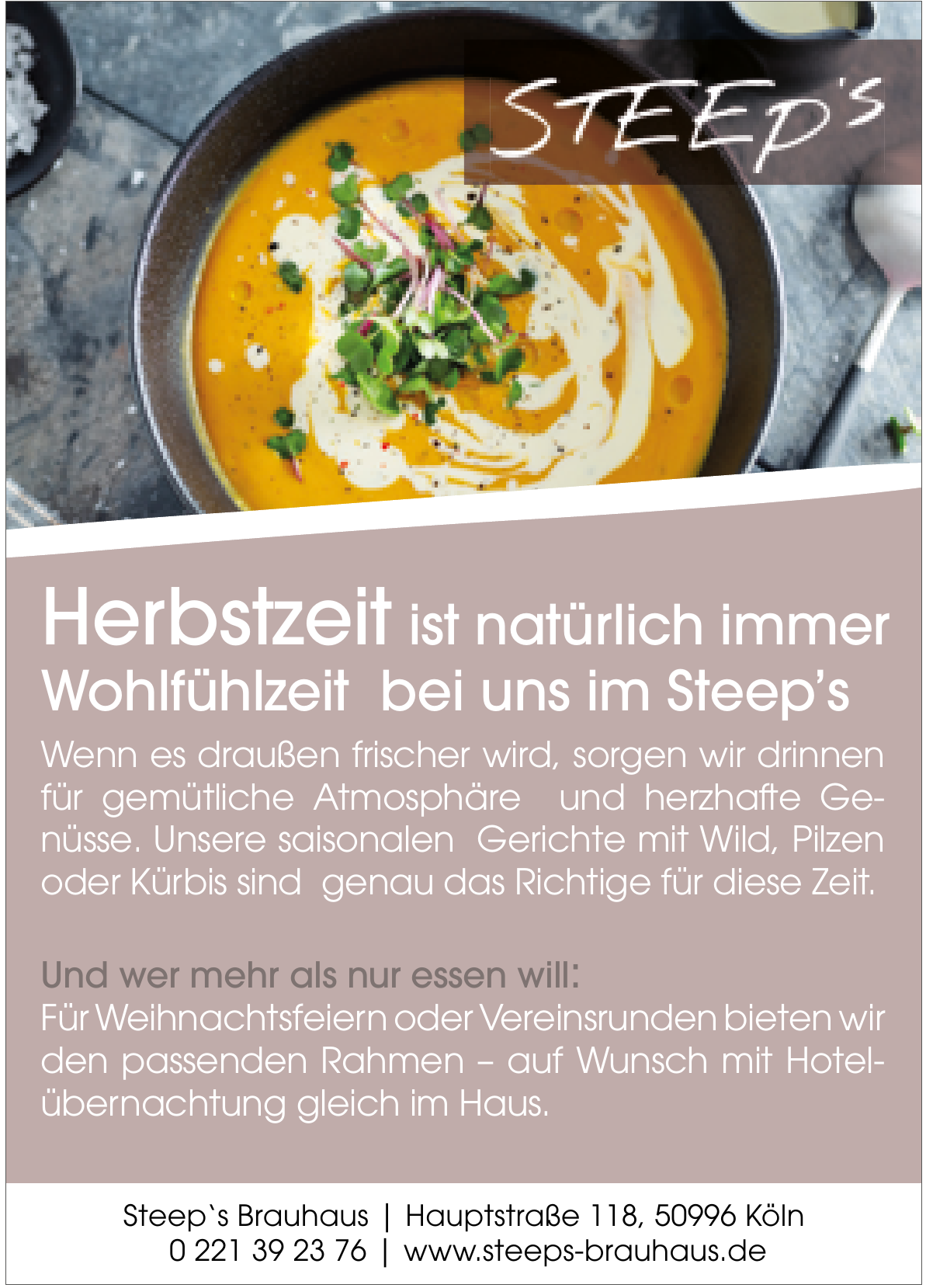 Cremige Kürbissuppe mit Kräutern, serviert im Steep's Brauhaus in Rodenkirchen