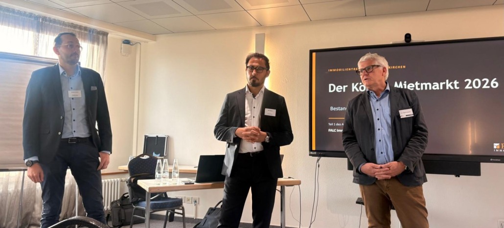 Drei Referenten beim FALC Immobilientreff Rodenkirchen vor der Präsentation zum Kölner Mietmarkt 2026