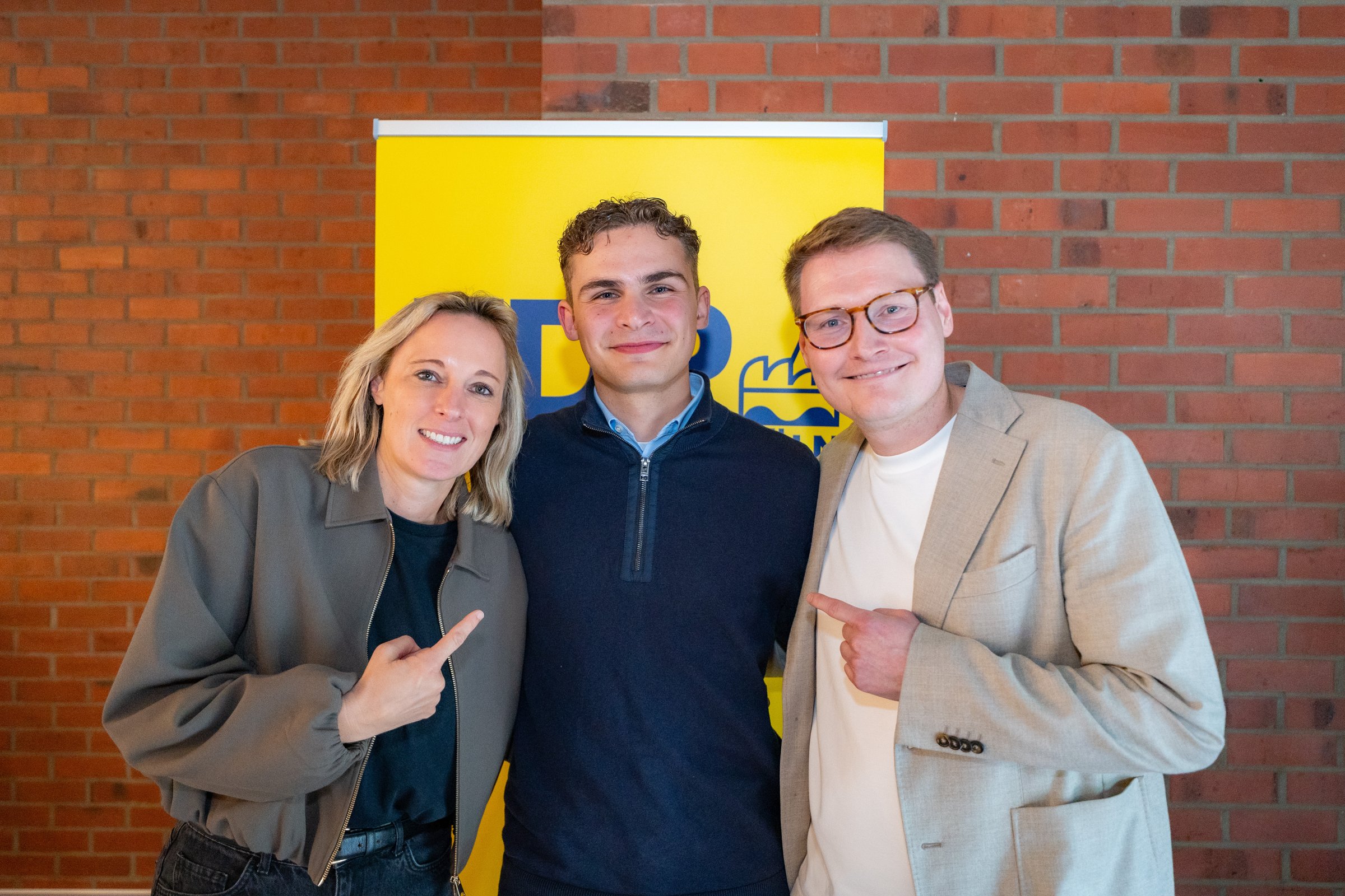 Filip Günther, Spitzenkandidat der Kölner FDP, mit Kreisvorsitzender Maria Westphal und Moritz Körner